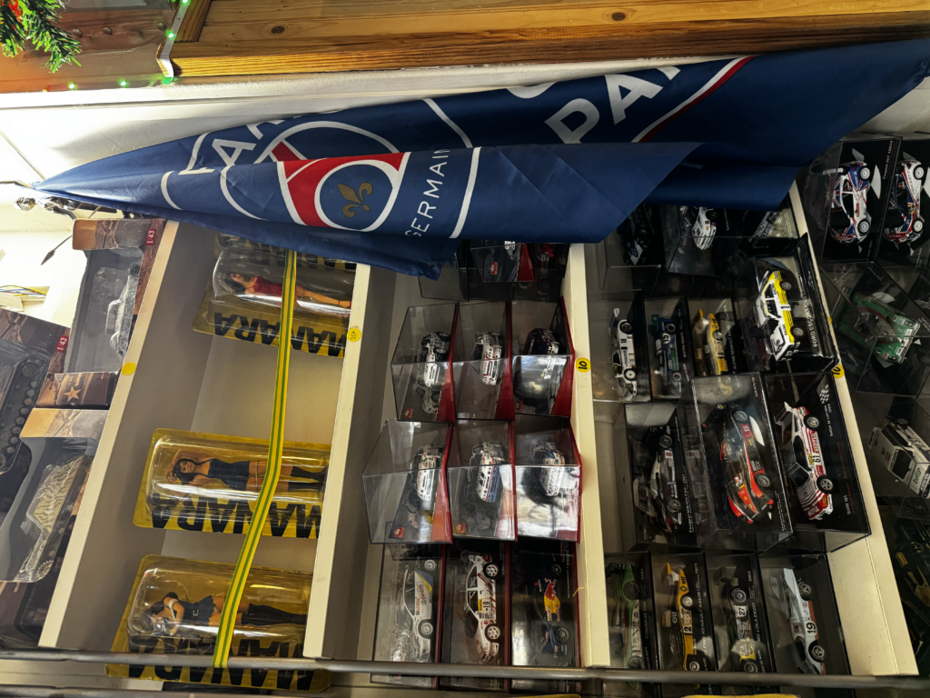 Voitures de collections - Drapeau Paris Saint-Germain