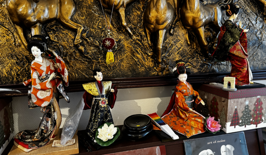 Statuettes japonaise geisha - objets de collection