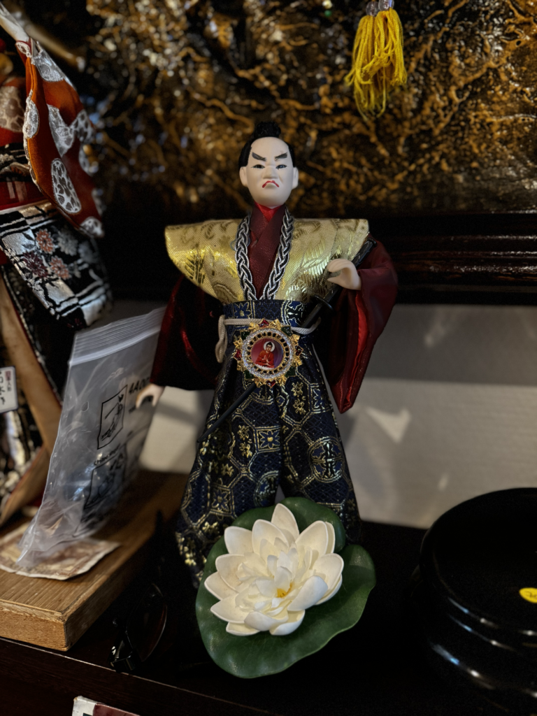 Poupée japonaise statuette - objet de collection