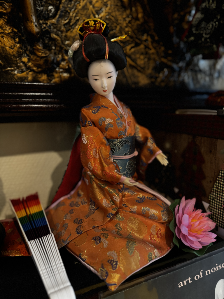 Poupée japonaise geisha statuette - objet de collection