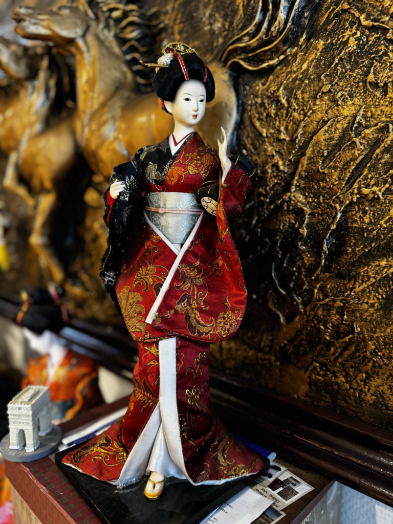 Poupée japonaise geisha statuette - objet de collection